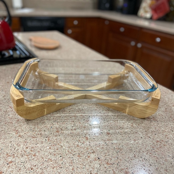 Marinex Clear Glass Rectangular Roaster with Wooden Stand 13.75 x 8.5 x 2” - Picture 4 of 8